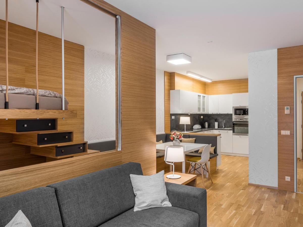Suites And Apartments Medvedin ชปินด์เลอรูฟ มลิน ภายนอก รูปภาพ
