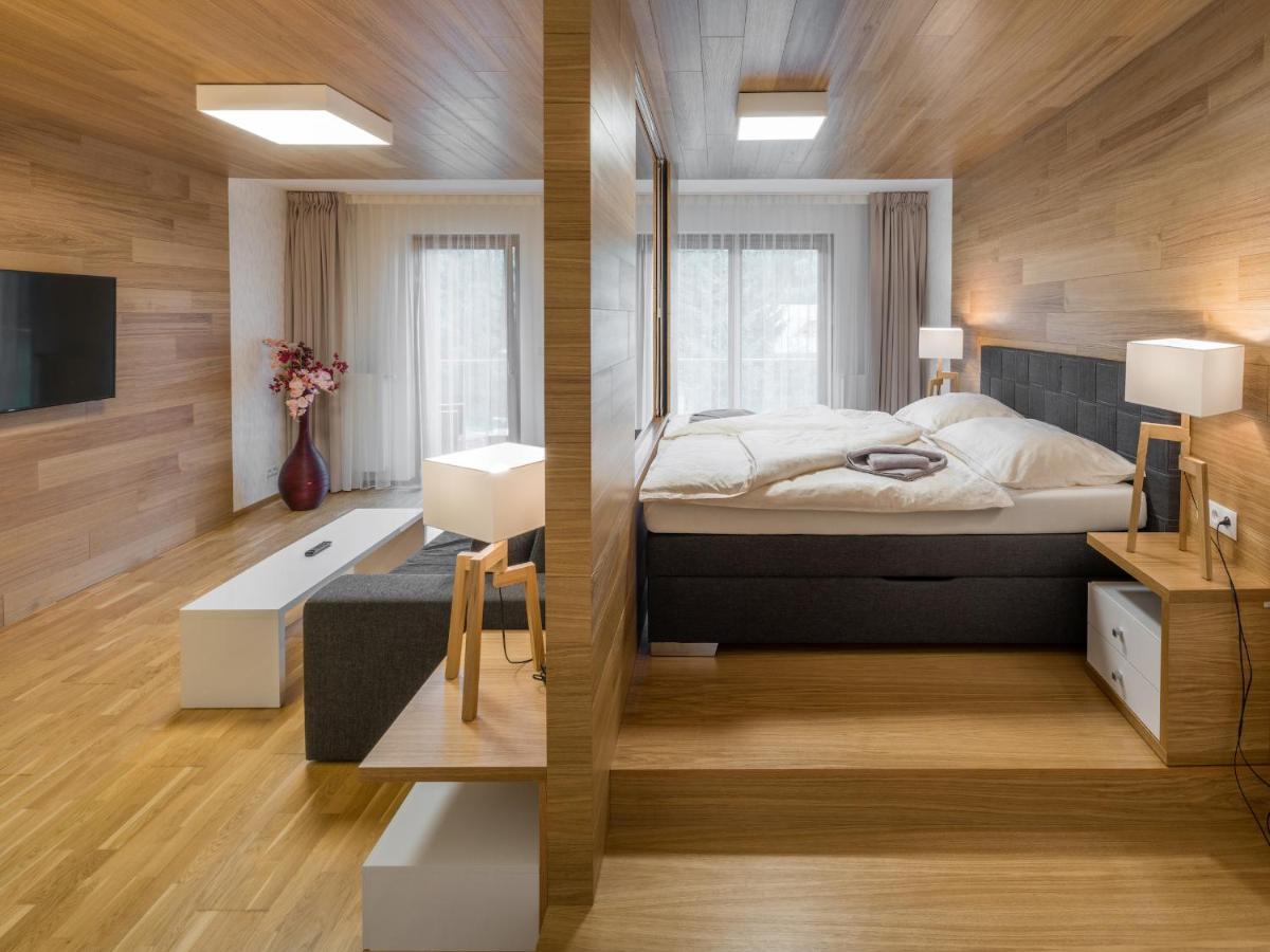 Suites And Apartments Medvedin ชปินด์เลอรูฟ มลิน ภายนอก รูปภาพ