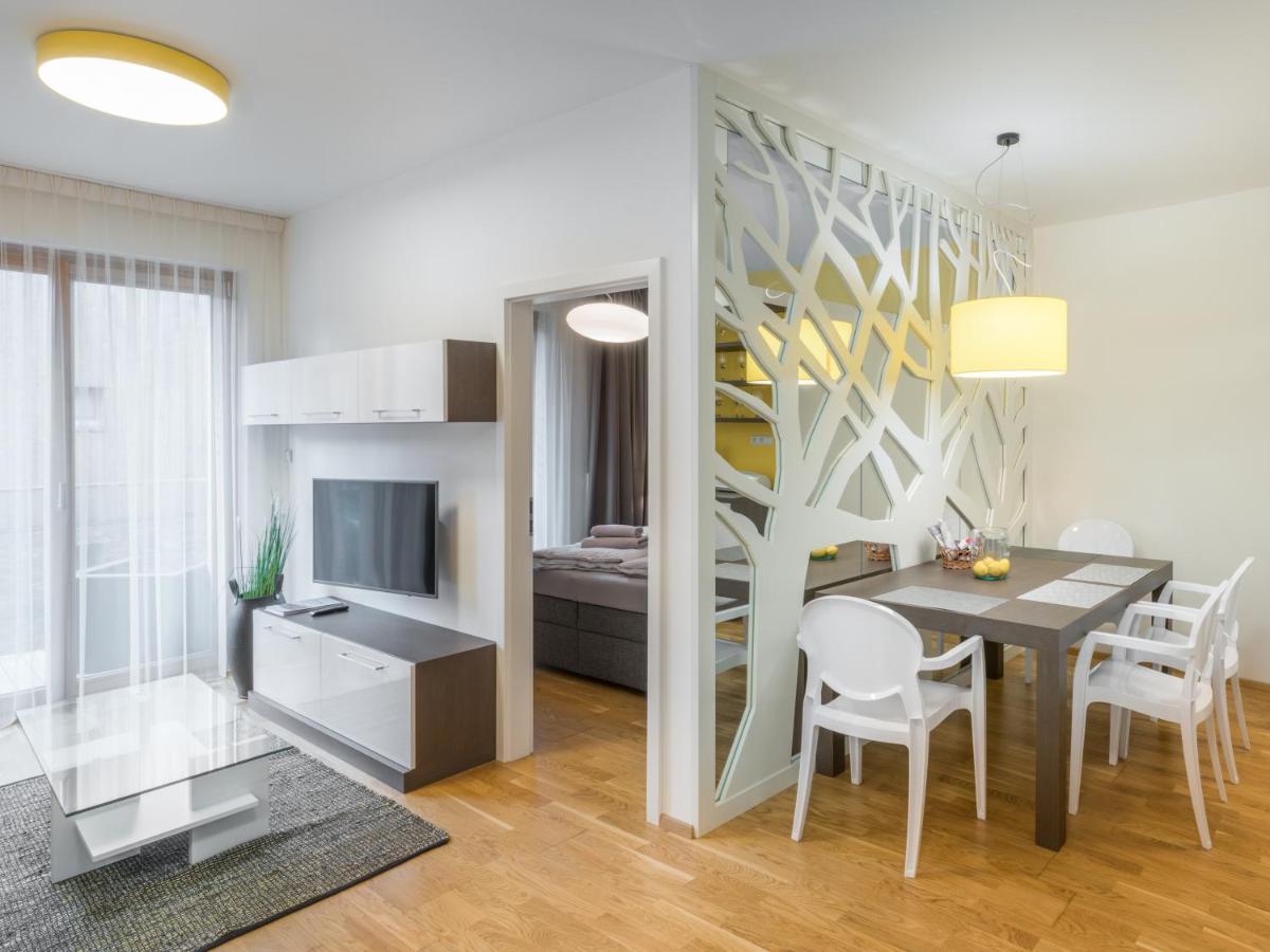 Suites And Apartments Medvedin ชปินด์เลอรูฟ มลิน ภายนอก รูปภาพ